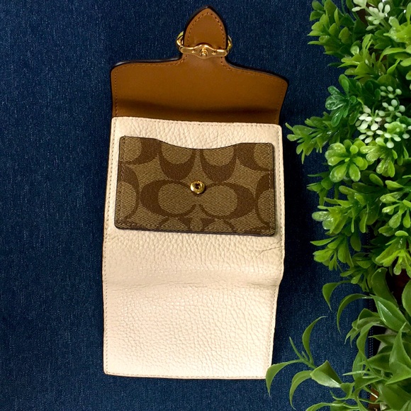 🛍HP🛍 Coach Women’s Wallet Beige Tan Brown Golden Chariot NWT Cash Card pockets - Picture 9 of 11